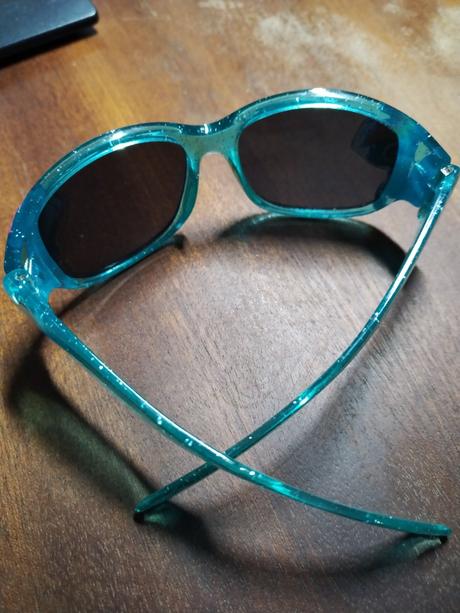 Okuliare  slnečné, 