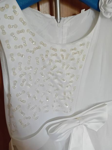 Slávnostné šaty, 176