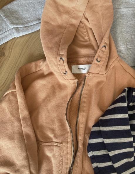 Mikiny s kapucňou, reserved,86