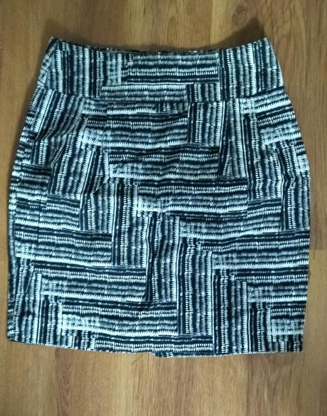 Puzdrová sukňa banana republic, m