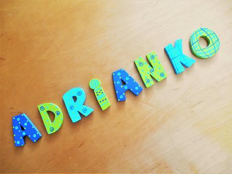 Drevené písmenká adrianko,