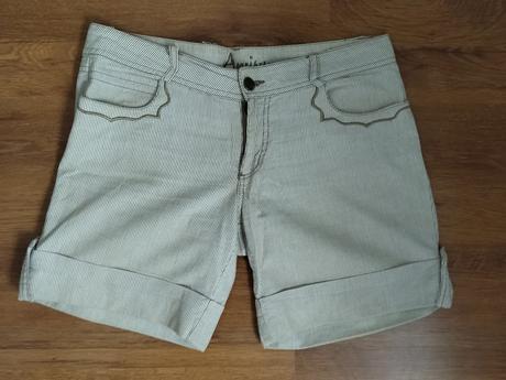 Šortky amisu, amisu,s