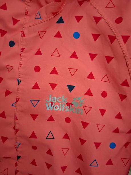 Krasna bunda, jack wolfskin,128
