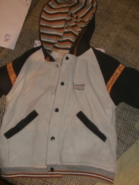 Mikinka s kapucou, 92