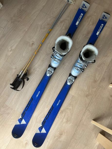 Lyze a lyziarky + palice, fischer,160-169 cm