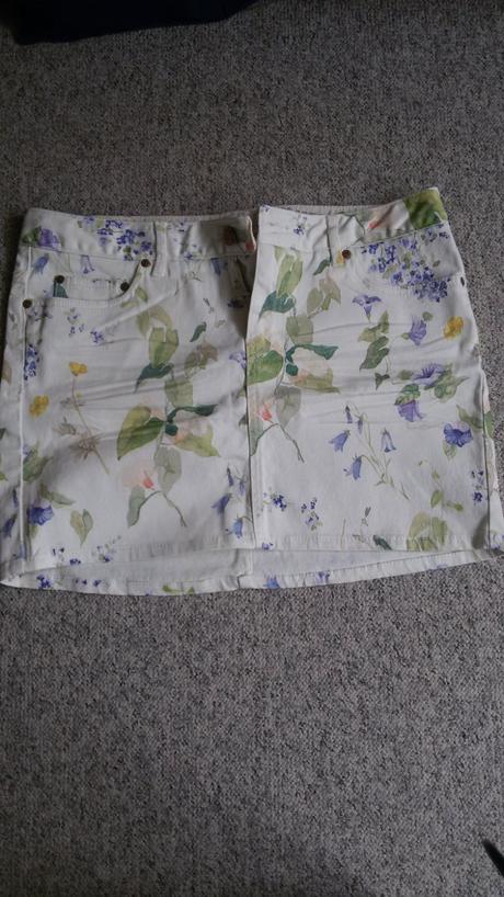 Kvietkovana mini sukna h&m, vel.l, h&m,l