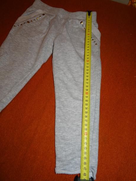 Tepláky, 98