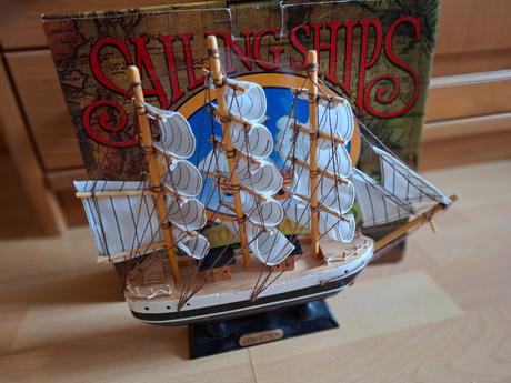 Dreveny model lode plachetnice - top stav, 