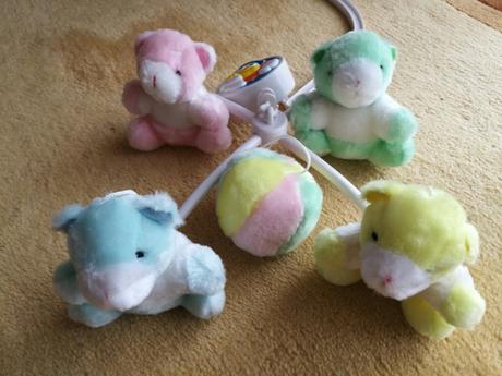 Kolotoč nad postieľku,