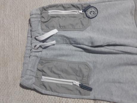 Chlapčenské tepláky, 128