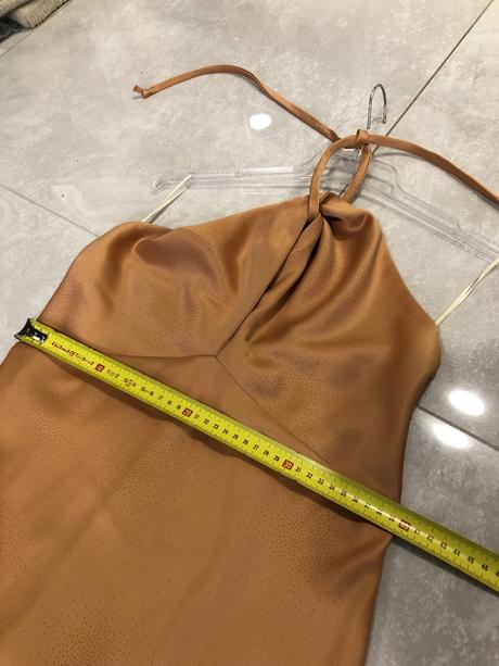 Spoločenské šaty, 40