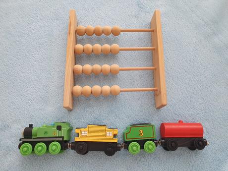 Drevene pocitadlo + vlacim, 