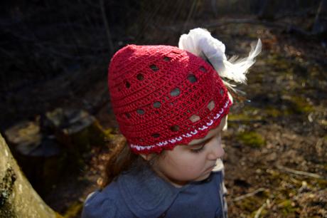 Čiapočka s kvetom a kamienkami, 62 - 158