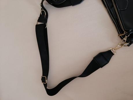 Čierna trojkabelka, 