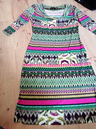 Farebné ľahké šaty, 38