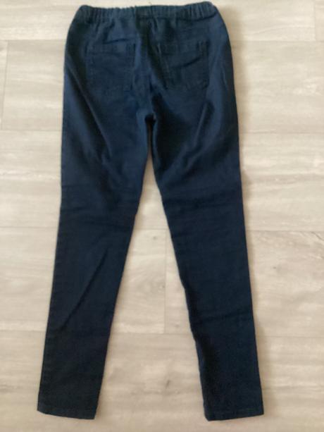 Dievčenské rifle, tchibo,134