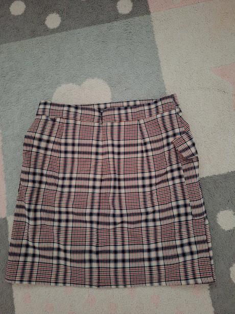 Karovana sukňa cropp, l