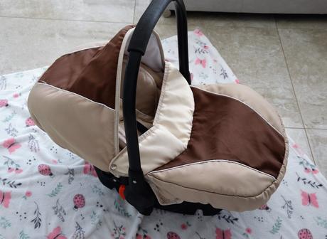 Autosedačka-, adbor