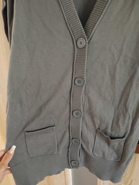 Svetrik na gombiky xl, okay,xl