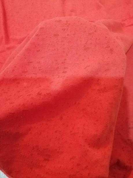 Červené tričko, gate,m