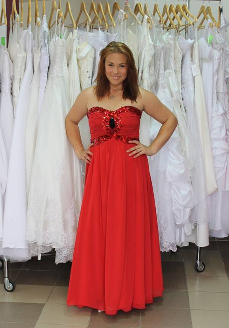 Spoločenské šaty šité u nás vo veľkosti m/l, l / m