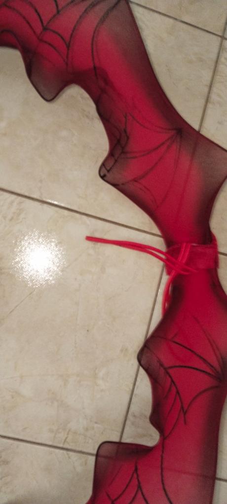 Krídla červené netopier, čert, chlapci aj dievčatá, 