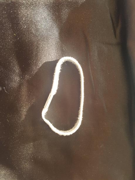 Zlata a strieborna gumka do vlasov, 