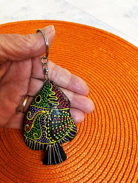 Etno prívesok z ebenového dreva, 