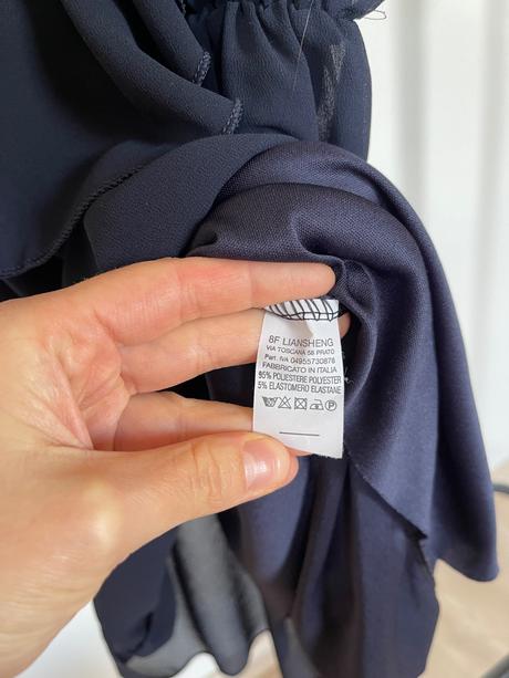 Tmavomodré šaty, s