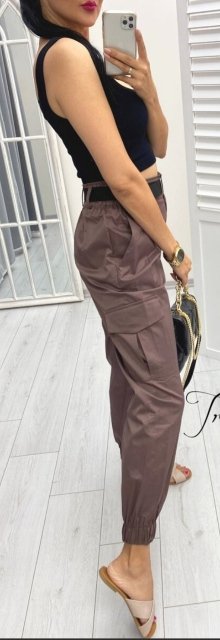 Krásne a štýlové čokoládové nohavice značky marcys, s