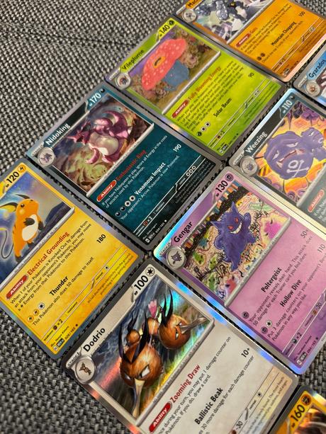 Pokémon 151 holografické kartičky, 