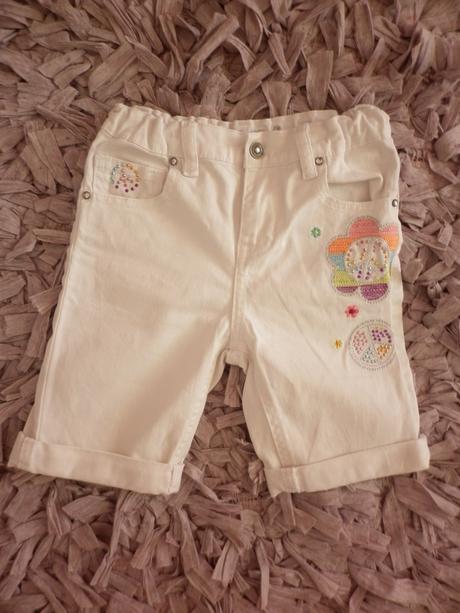 Vyšívané biele riflové kraťasy, 116