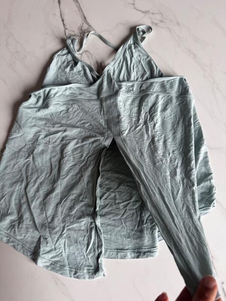 Kvalitný lahky top lululemon s, s