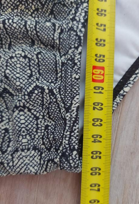 Plavky s hadím vzorom, 40