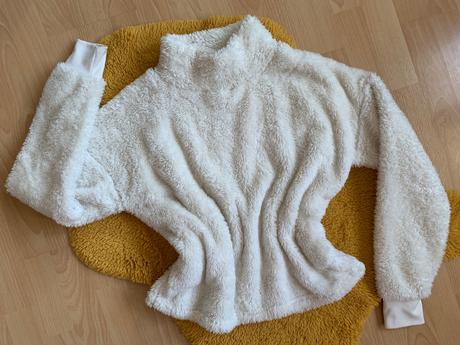 Chlpatý sveter, s