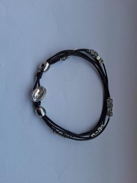 Čierny kožený náramok fossil so zirkónmi, fossil