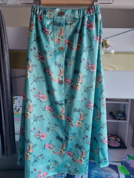 Sukna retro, reserved,140