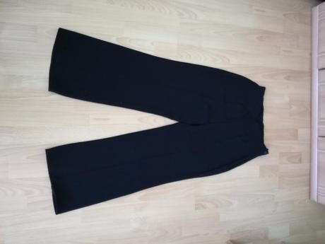 Čierne nohavice, 40