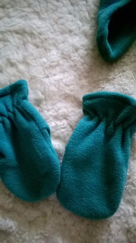 Ciapka + rukavicky - nenosene, f&f,98