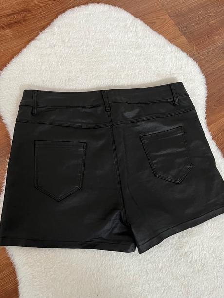 Čierne kraťasy, xl