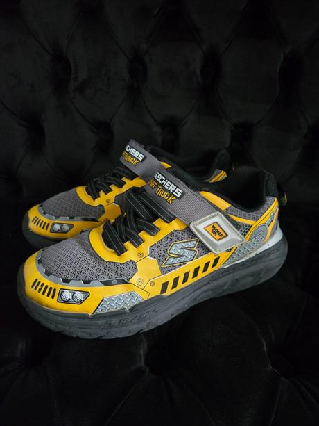 Skechers truck, skechers,35