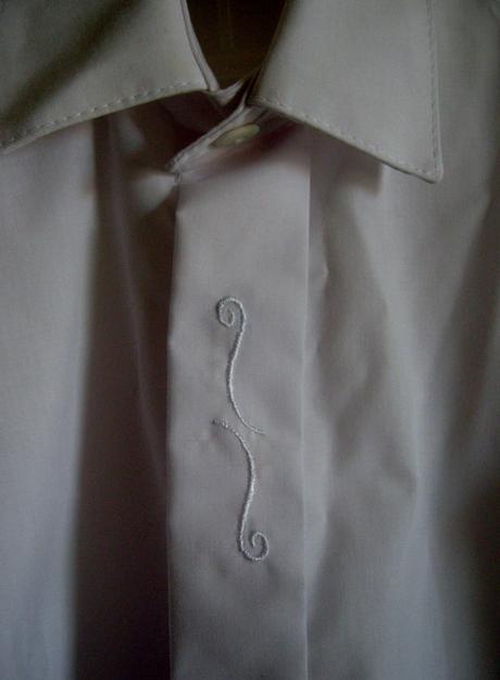 Nenosená biela slávnostná košeľa, 86