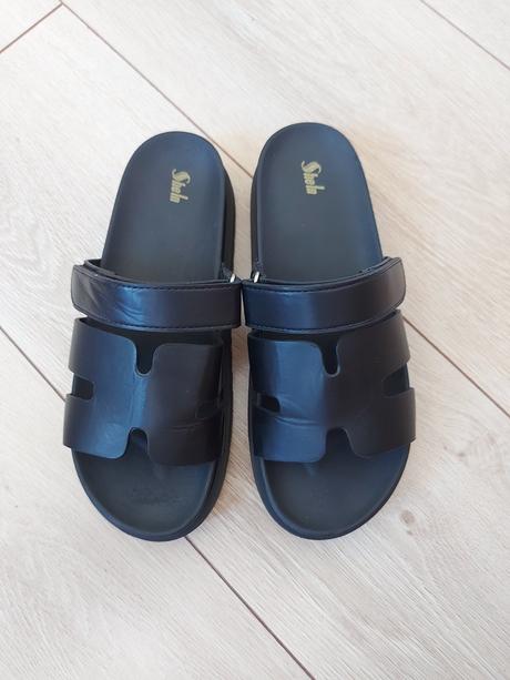 Letne čierne slapky / prezuvky, 37