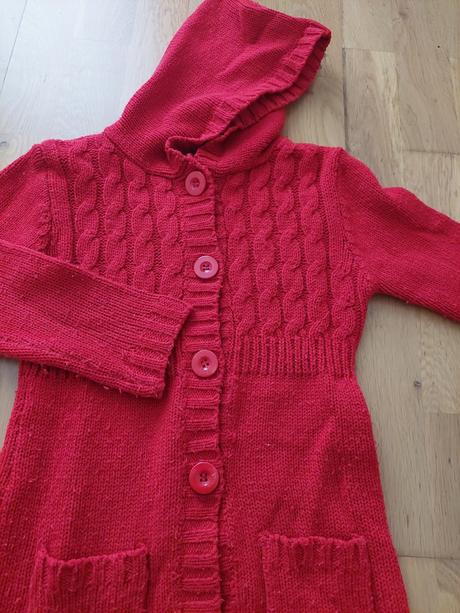 Dievčenský sveter, 104