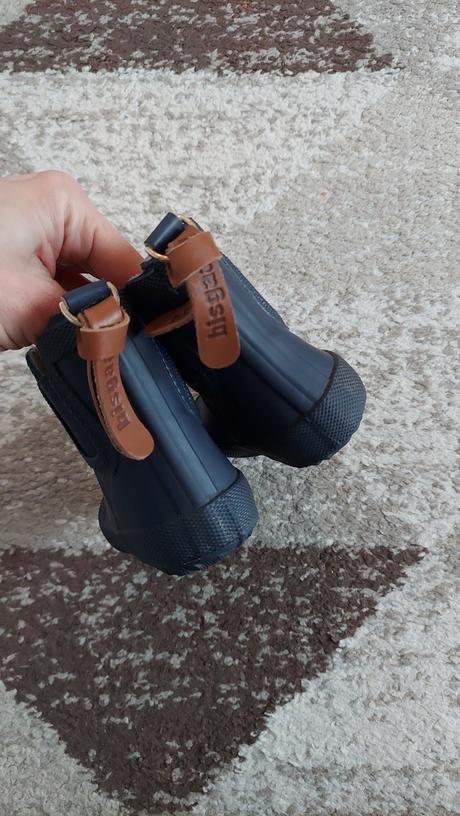 Gumáky birgaard, 22