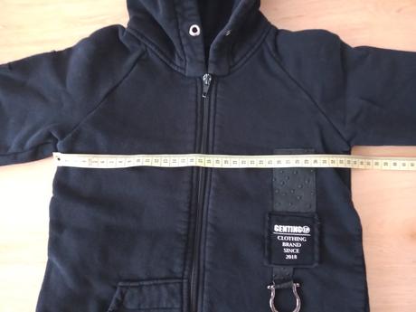 Čierna mikina genting, 110