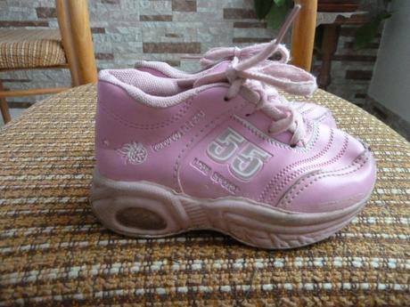 Dievčenské tenisky, 17