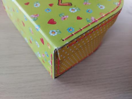 Kufrík s kačičkou, 