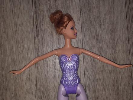 Barbie baletka s gumenými nohami,