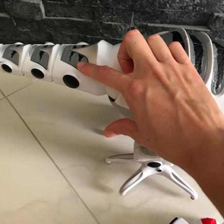 Chodiaci dinosaurus na diaľkové ovládanie,